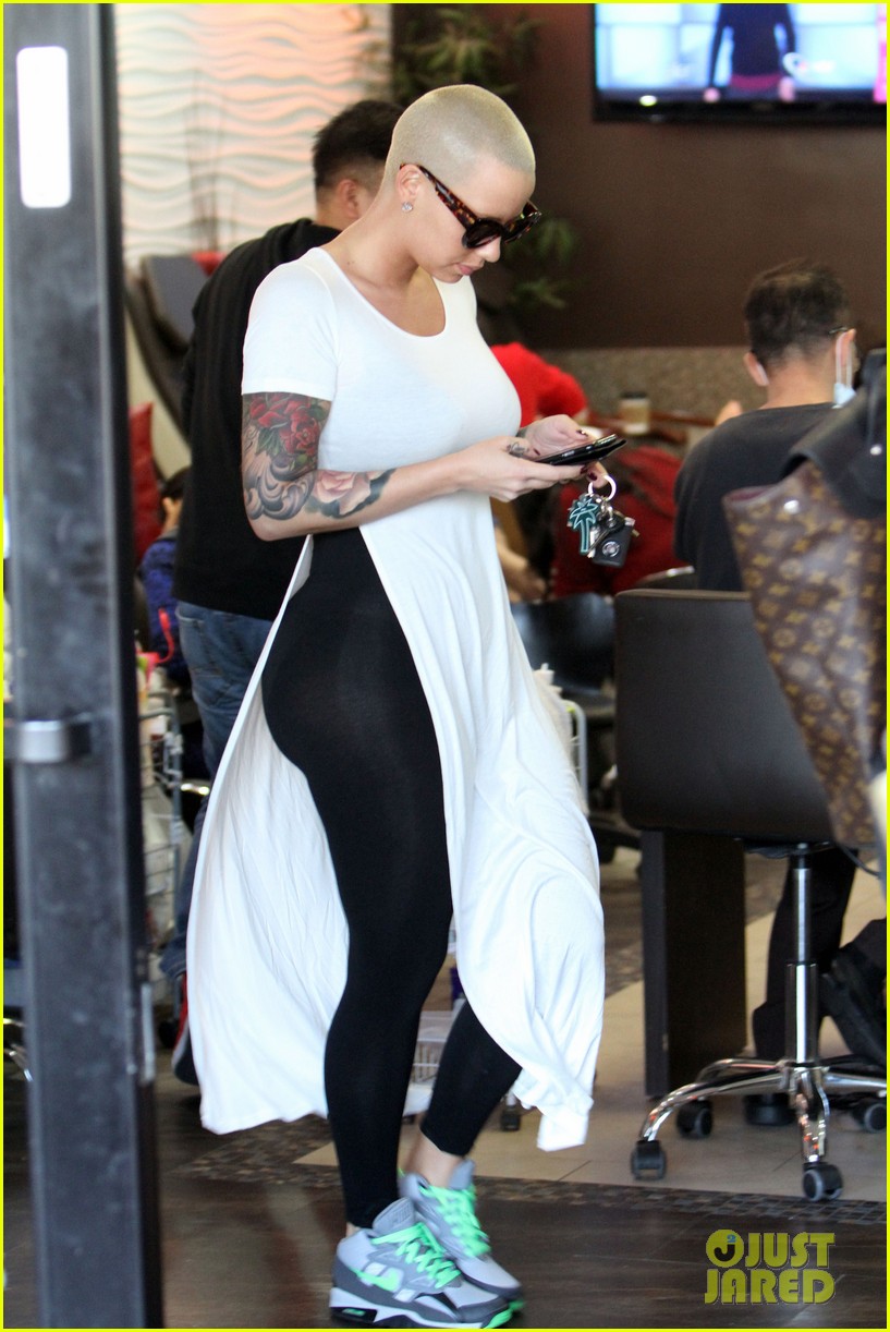Amber Rose Says Gwen Stefani is Life in a New Pic