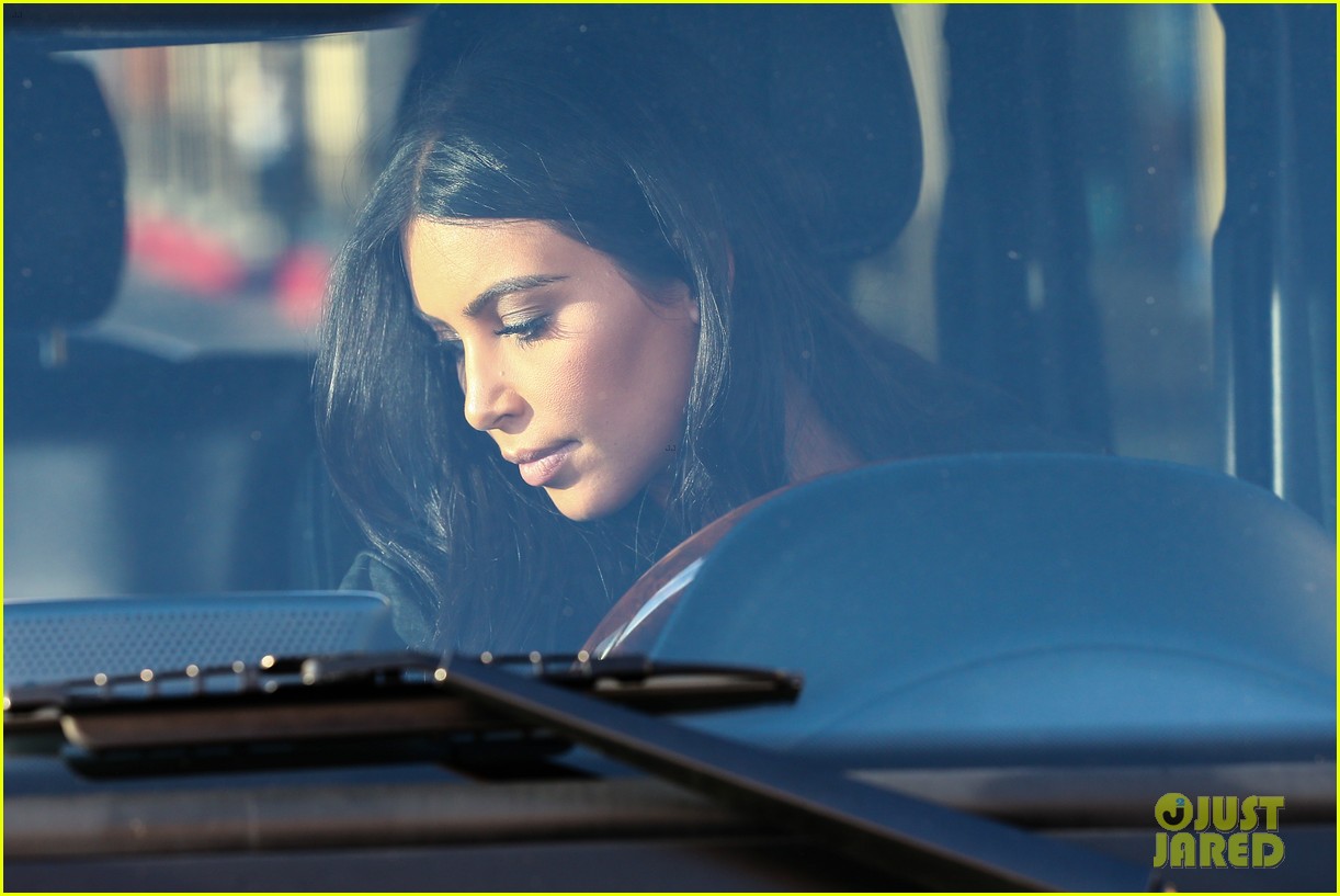 Kim & Khloe Kardashian Discuss Growing Family Empire Over Lunch
