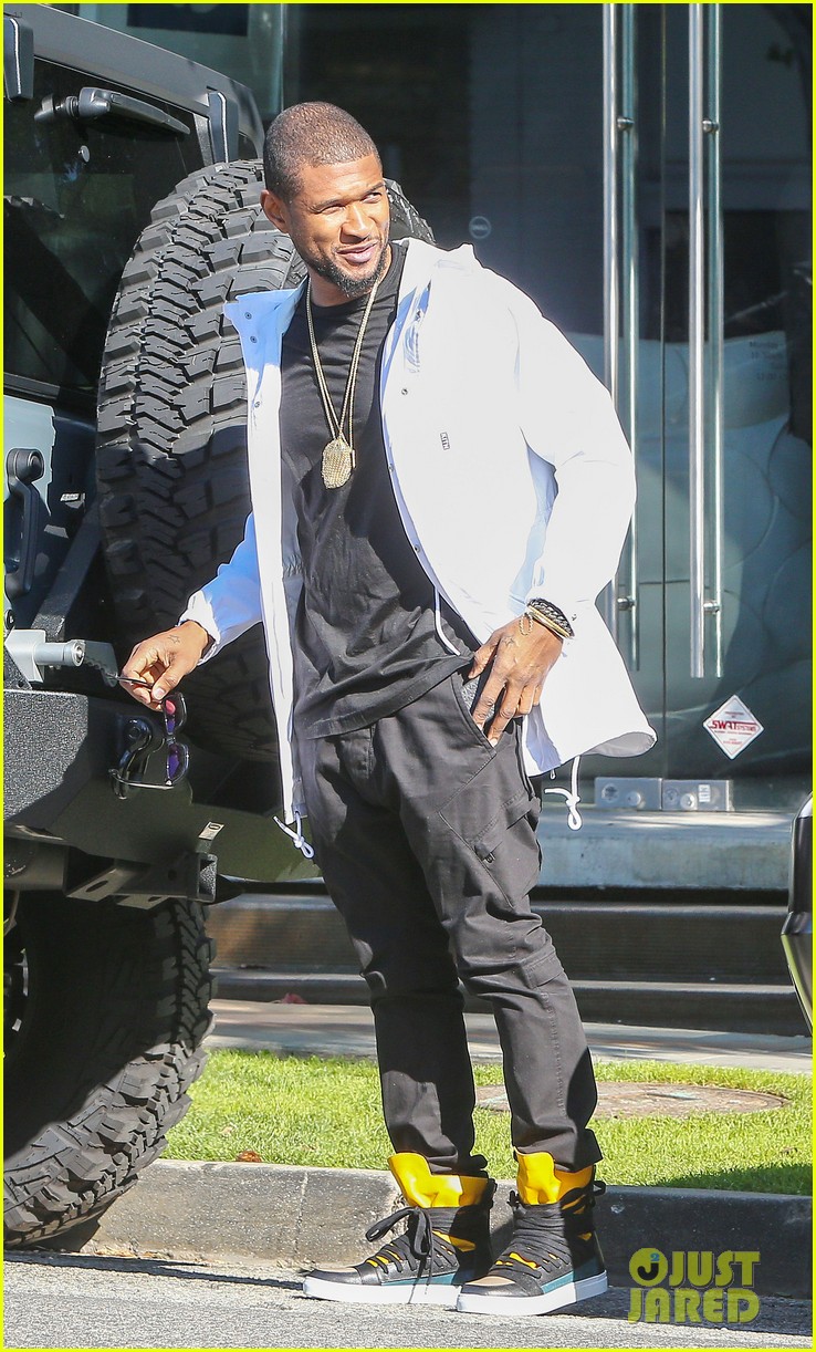 Usher Suffers Red & Bloody Eye Injury at New Year's Eve Party