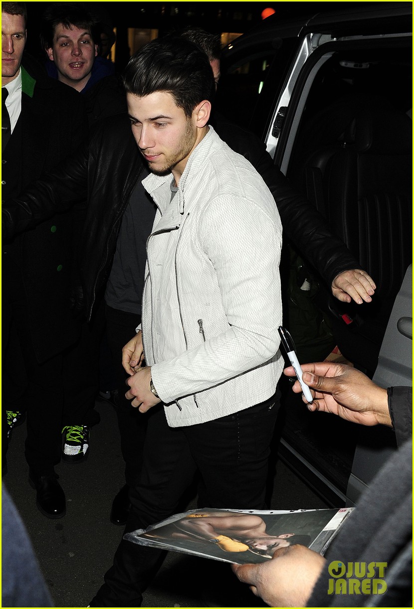 Nick Jonas Arrives Back In LA After Radio Disney Music Nominations