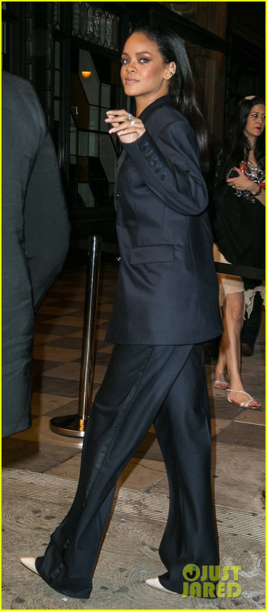 Rihanna Hits the Grammys 2015 After Parties, Gushes Over Her Amazing 'FourFiveSeconds' Performance!