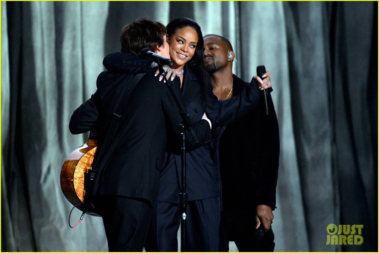 Rihanna's 'FourFiveSeconds' Grammys 2015 Performance with Kanye West & Paul McCartney (Video)