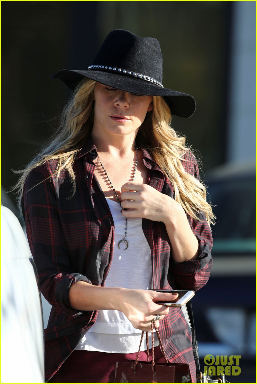 LeAnn Rimes Watches Eddie Cibrian Film 'Baby Daddy' on Fun Friday