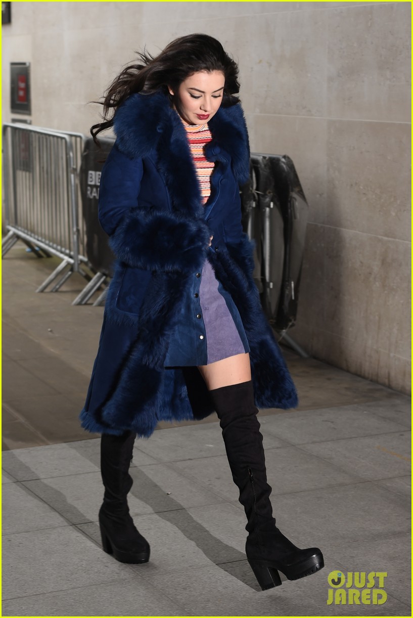 Charli XCX Adds Punk Spin To Taylor Swift's 'Shake It Off' - Watch Now!