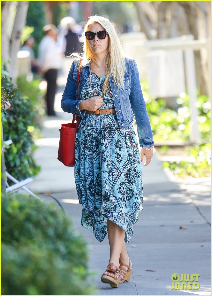Busy Philipps Gets a Little Freaked Out About All the Pictures People Take
