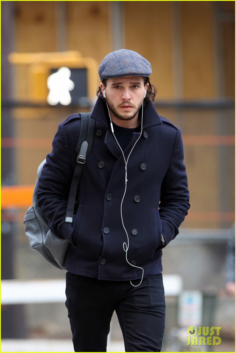 Kit Harington Chooses to Shut Up & Be a 'Good Little Hunk'