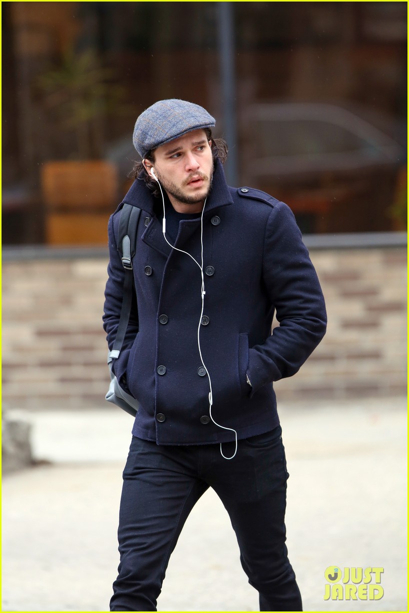 Kit Harington Chooses to Shut Up & Be a 'Good Little Hunk'