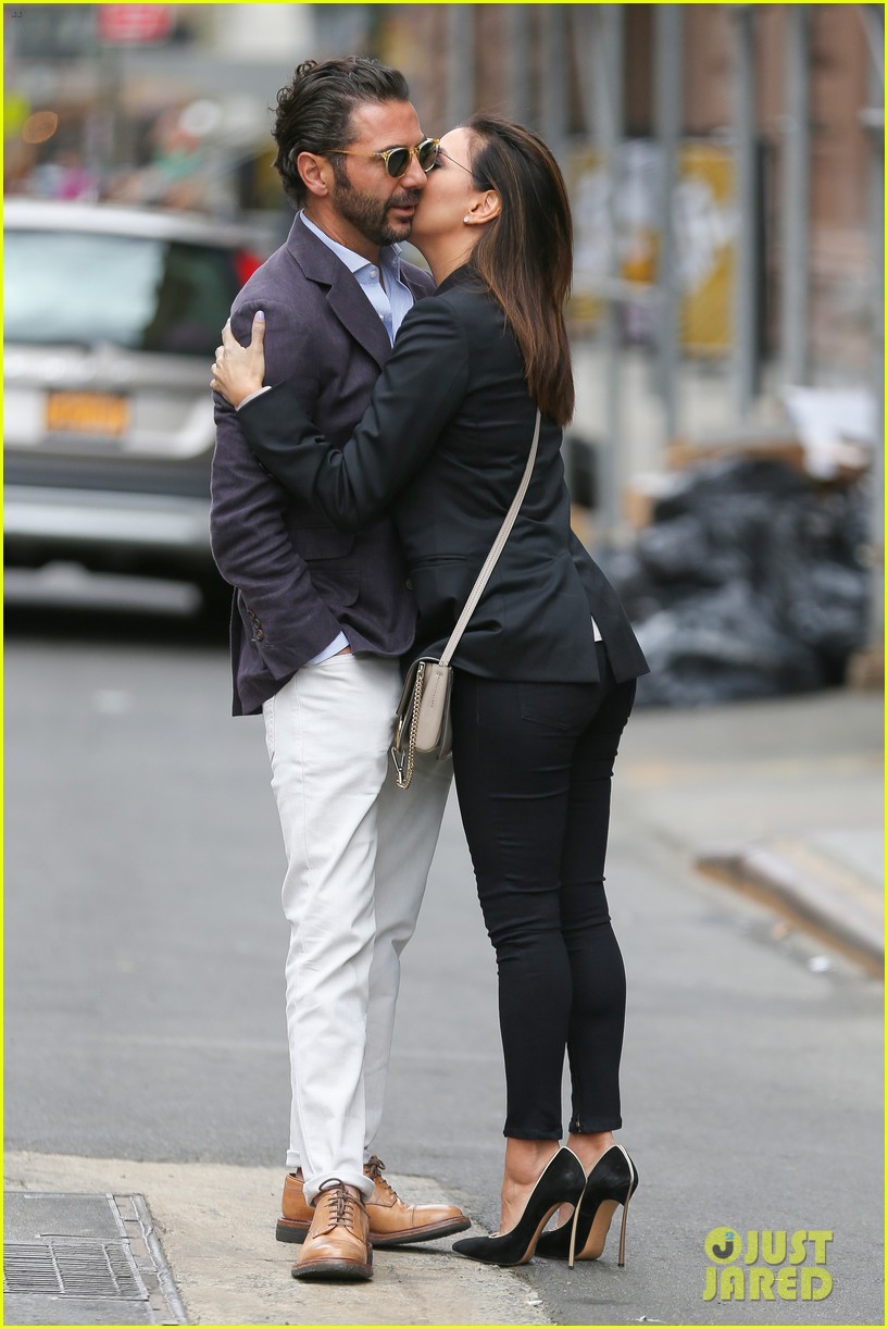 Eva Longoria Is Happy & In Love With Boyfriend Jose Baston