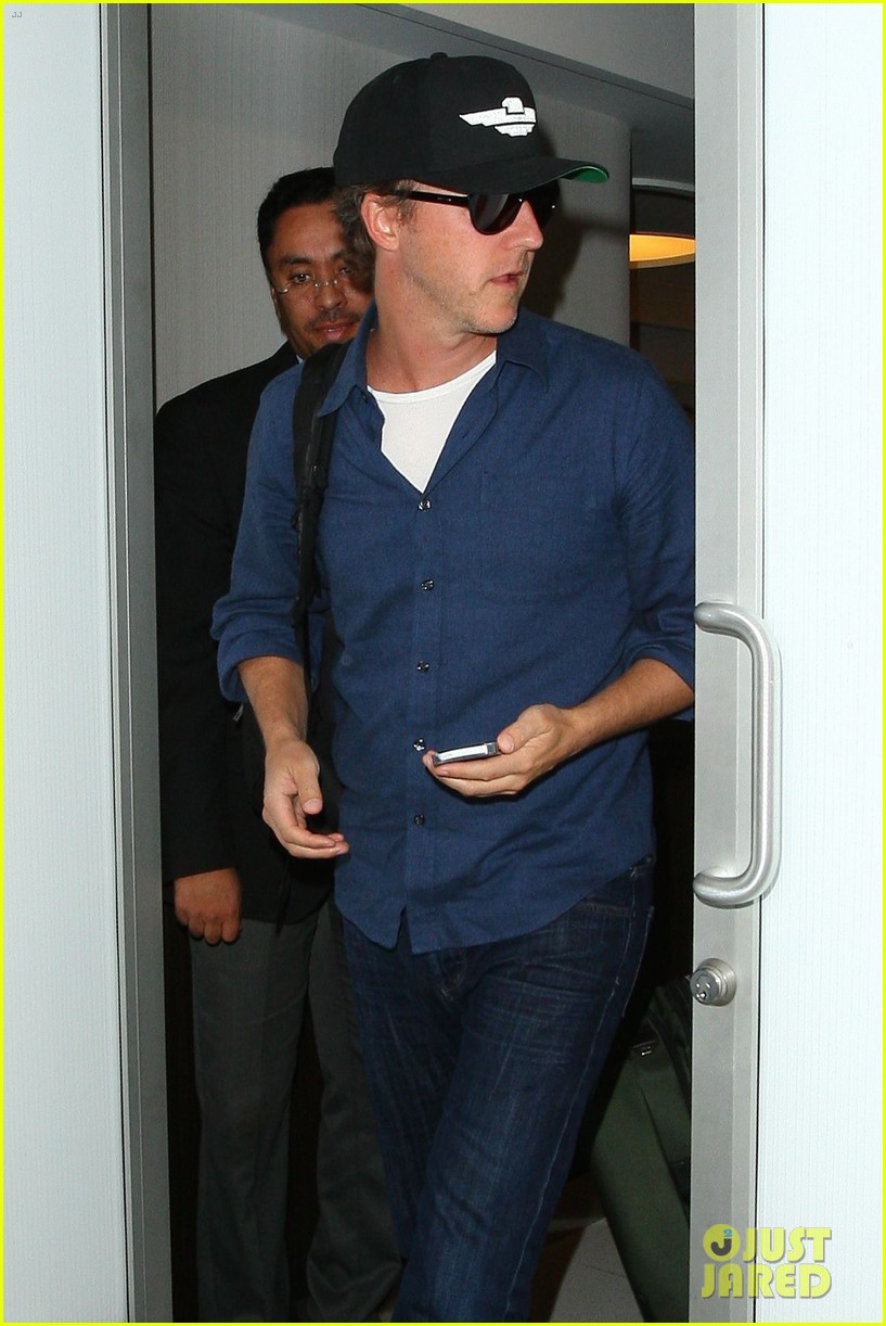 Edward Norton Gets Honored at T. Schreiber Studio's 46th Anniversary Gala!