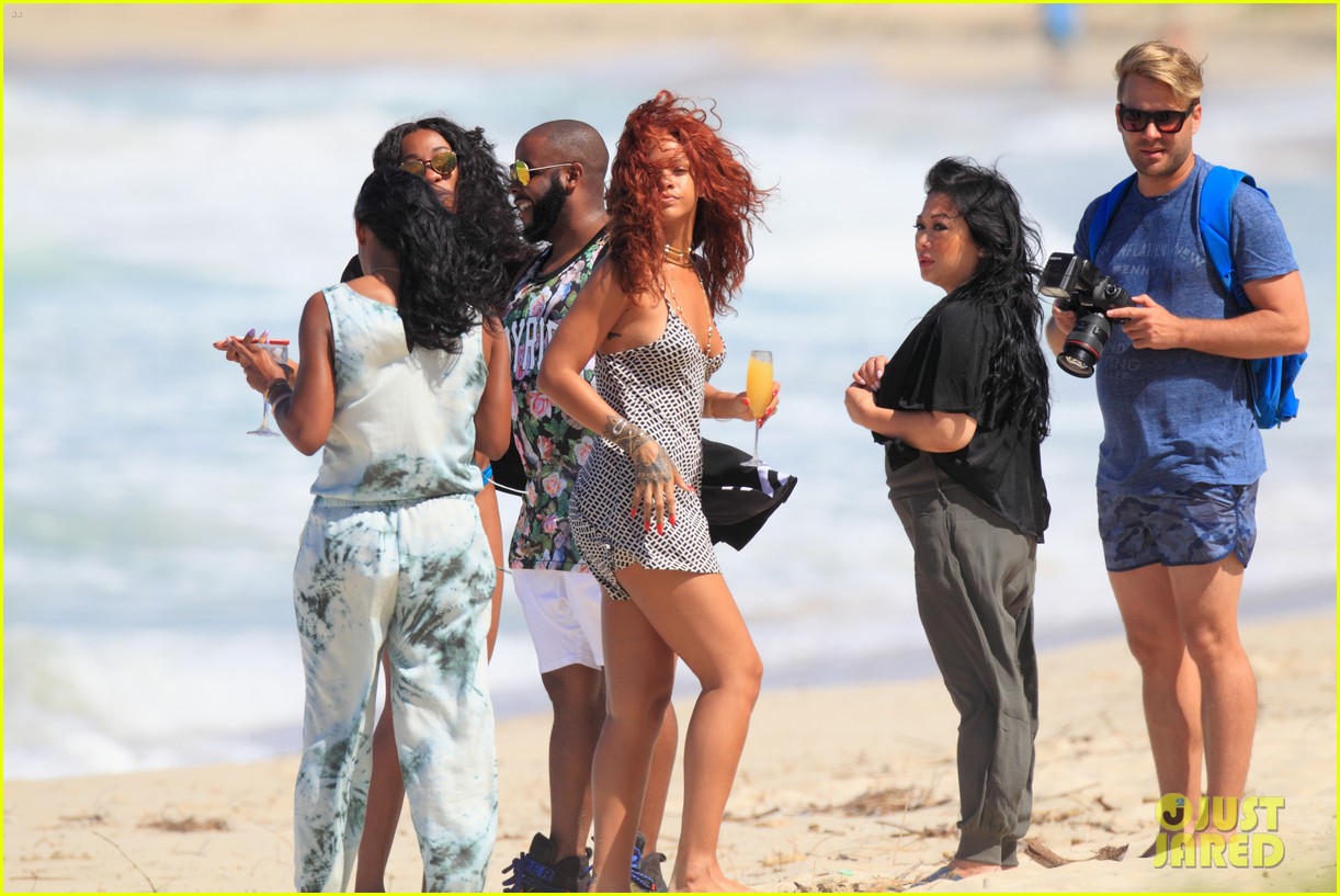 Rihanna Models Her Sexy Beach Looks in Hawaii