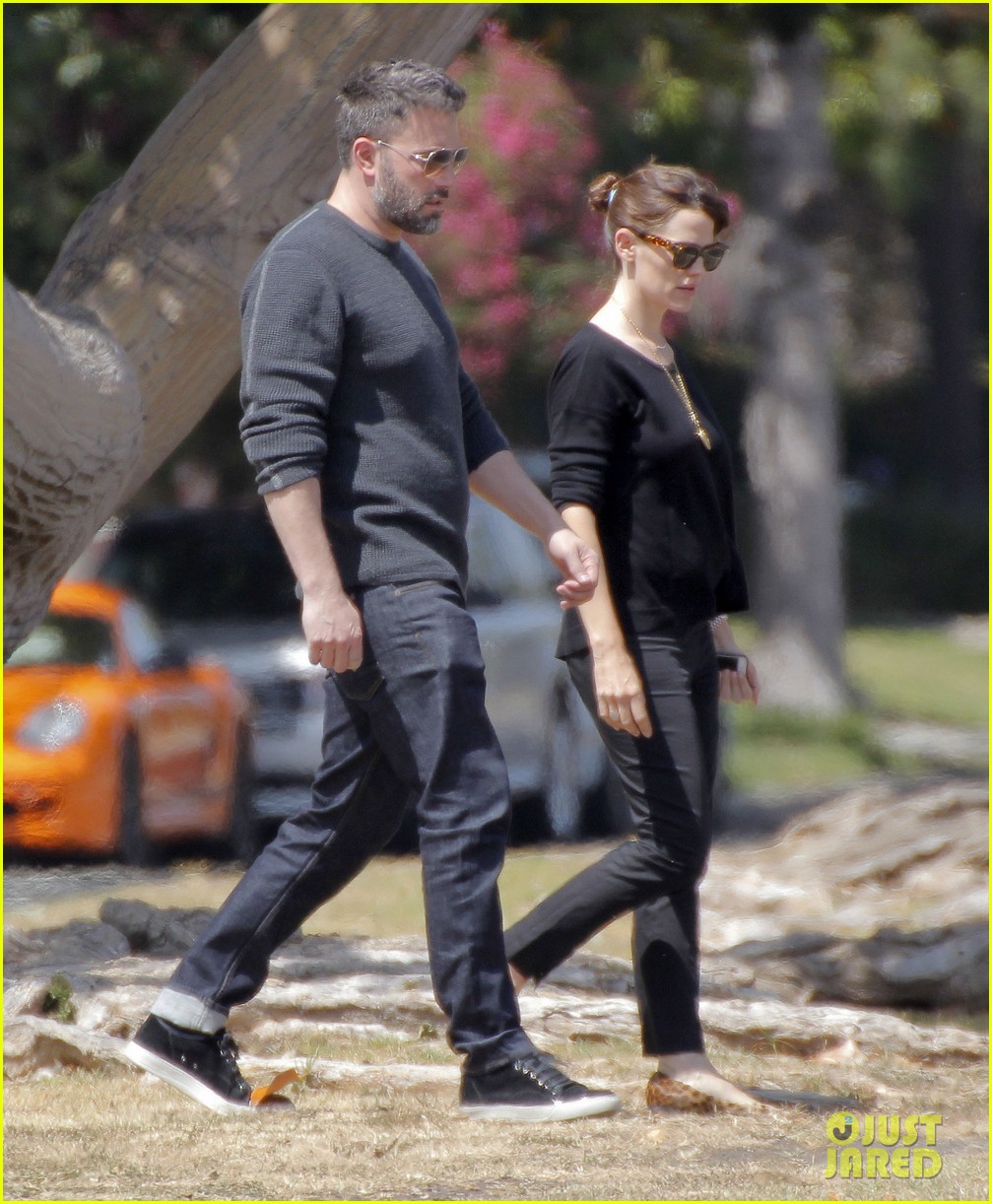 Ben Affleck & Jennifer Garner Step Out Amid Divorce Rumors