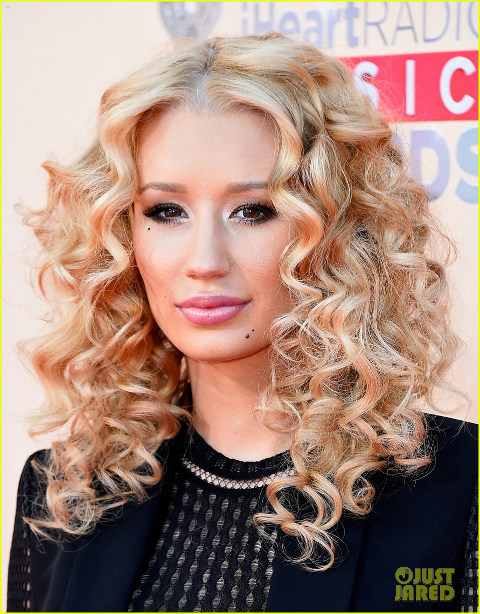 Iggy Azalea Debuts New Look - Compare Side-by-Side Photos