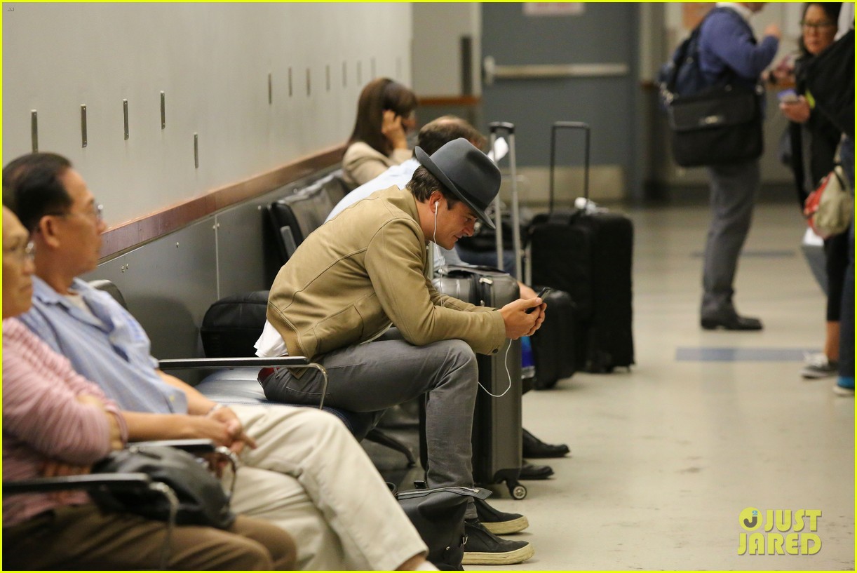 Orlando Bloom Jets Back to Los Angeles After Three Weeks Away