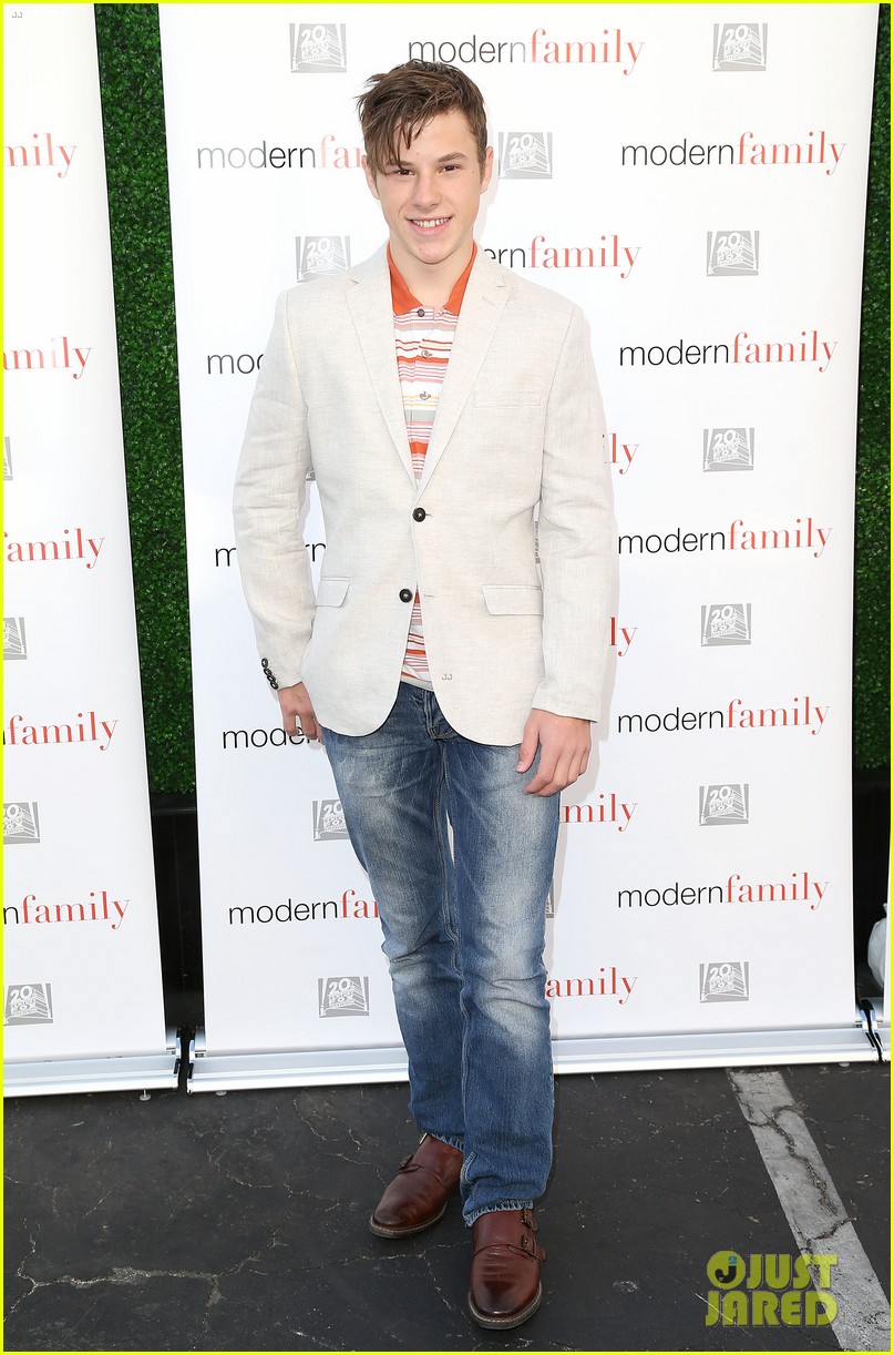 Julie Bowen & 'Modern Family' Cast Celebrate Season 6 Finale at ATAS Screening!