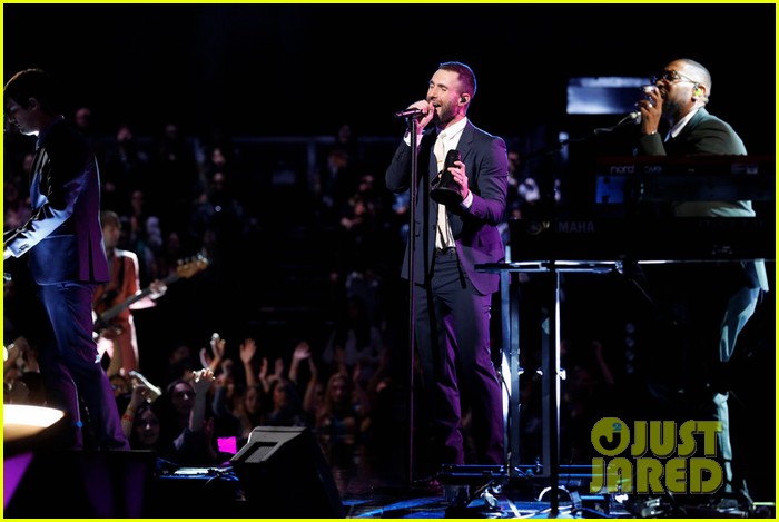Adam Levine & Maroon 5 Perform on 'The Voice' Finale!
