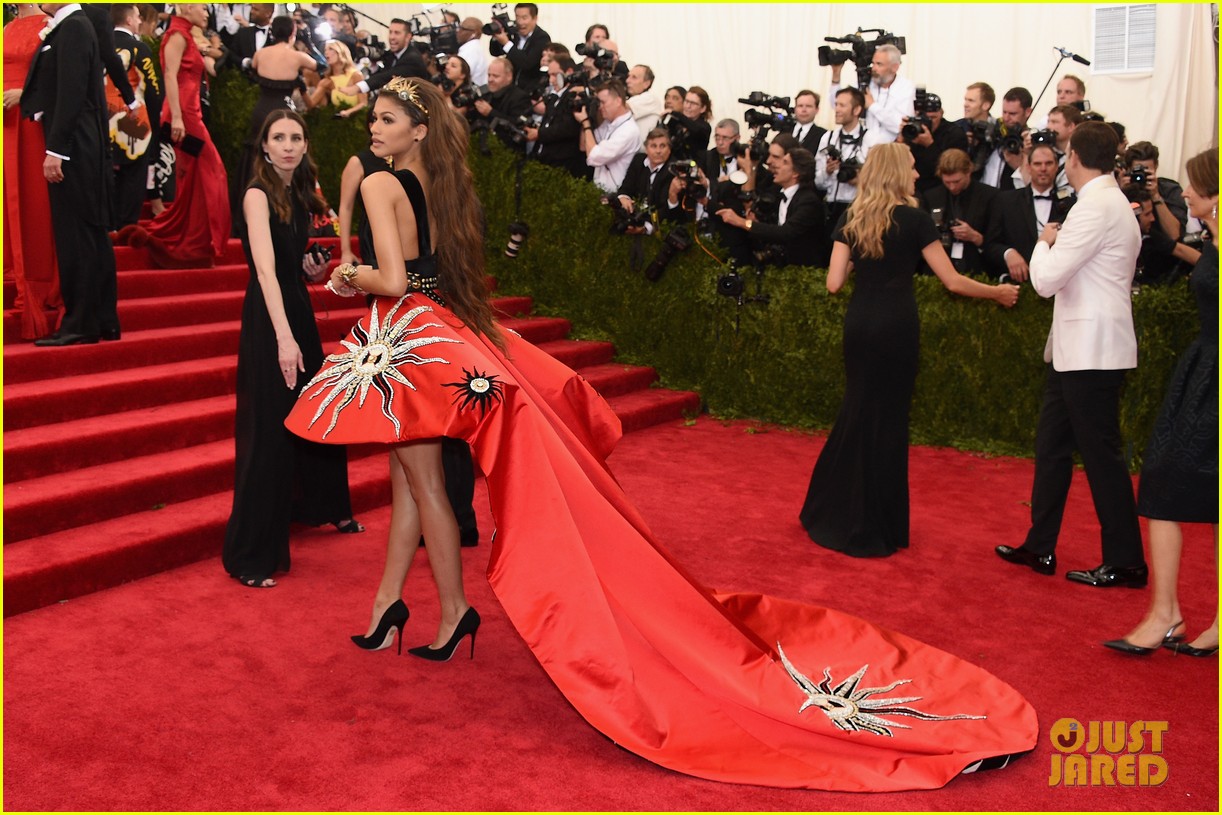 Zendaya Stuns With Sun-Motif Fausto Puglisi Gown at MET Gala 2015
