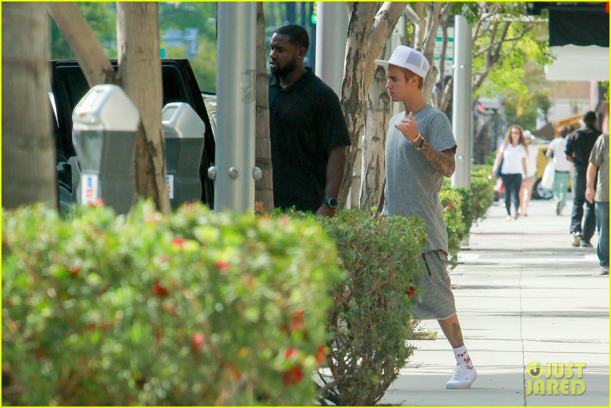 Justin Bieber Is No Longer a Wanted Man in Argentina!
