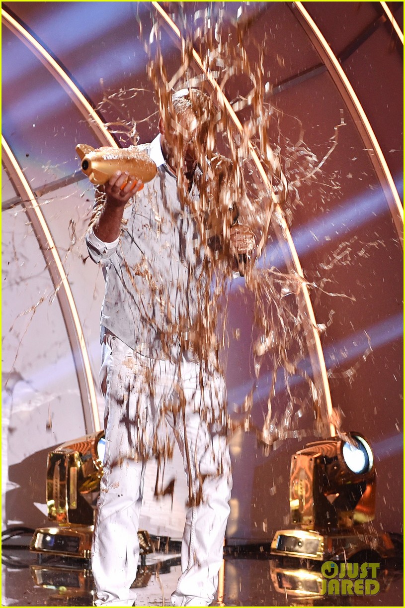Derek Jeter Gets the Golden Slime at Kids' Choice Sports Awards 2015!