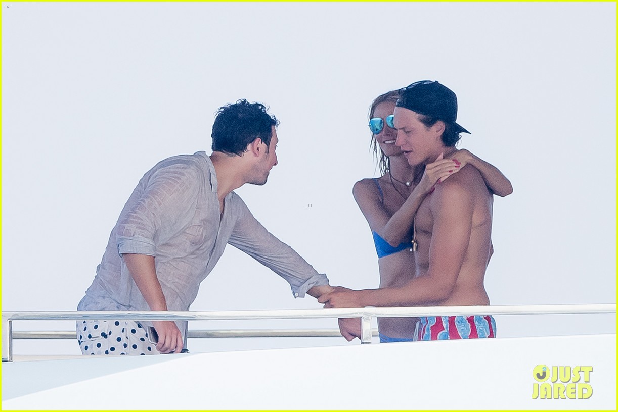 Heidi Klum Flaunts Amazing Bikini Body While Vacationing in Saint-Tropez With Boyfriend Vito Schnabel