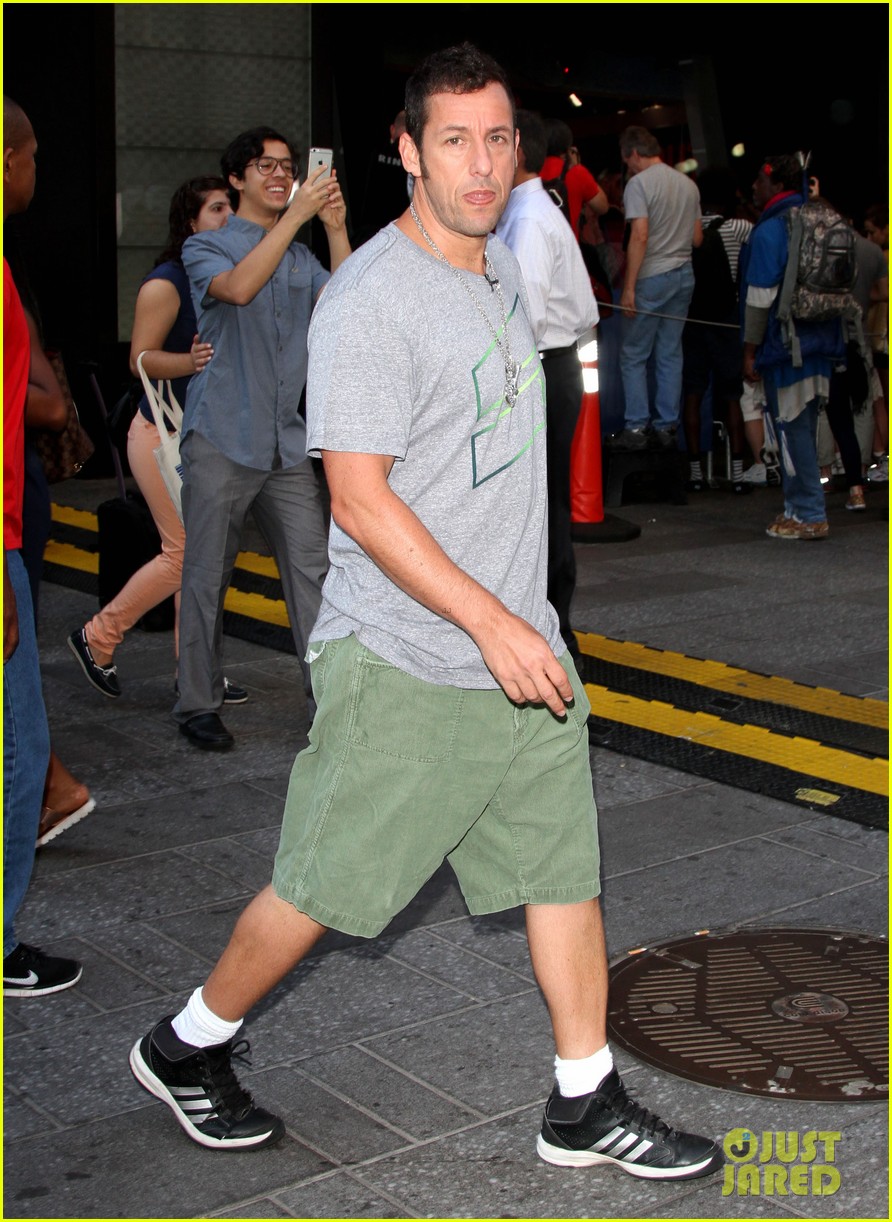 Adam Sandler & Jimmy Fallon Play Lip Flip on 'The Tonight Show'!
