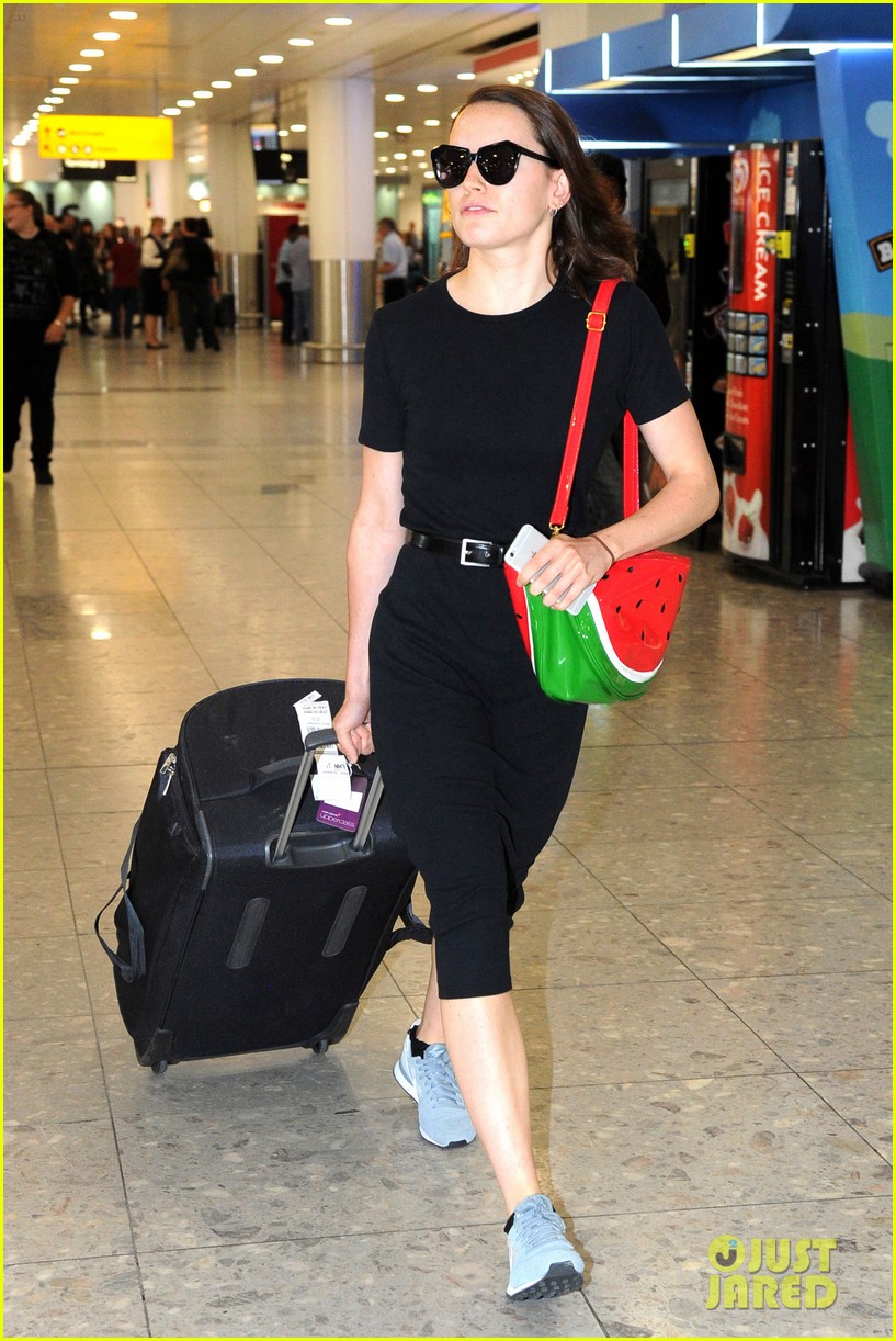 Star Wars' Daisy Ridley Carries Cute Watermelon Purse At Heathrow Airport