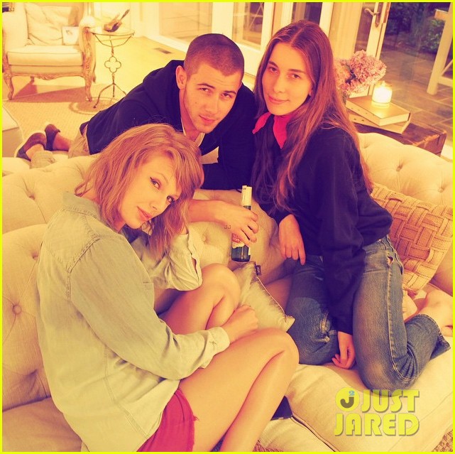 Taylor Swift Hosts Star-Studded Fourth of July Party!