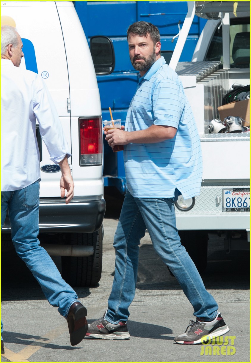 Ben Affleck Steps Out Sans Wedding Ring in Los Angeles