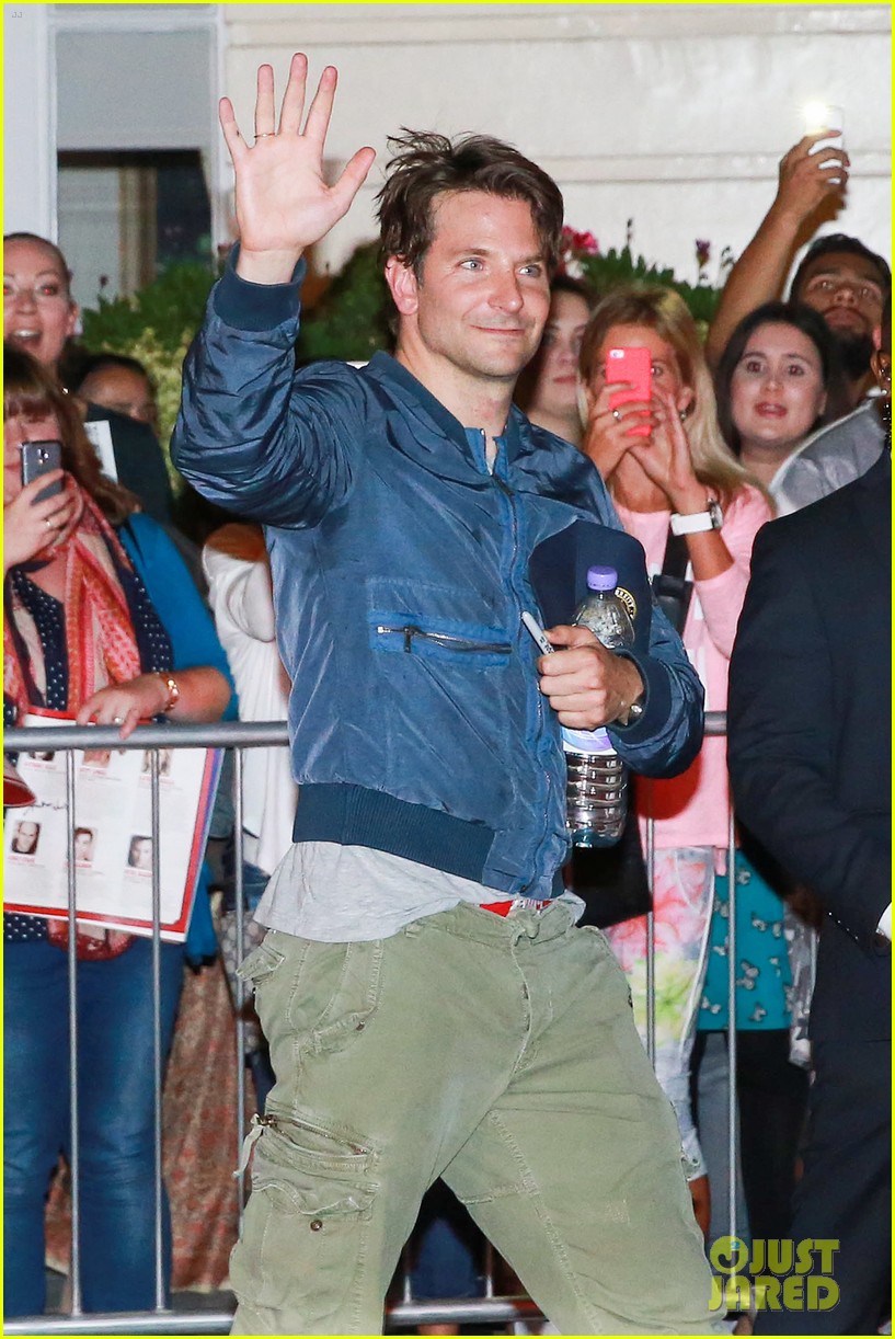 Nicole Kidman Checks Out Bradley Cooper in 'Elephant Man'!