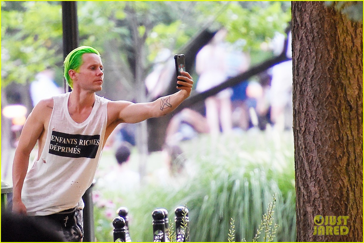 Jared Leto's iPhone Background Is The Joker!