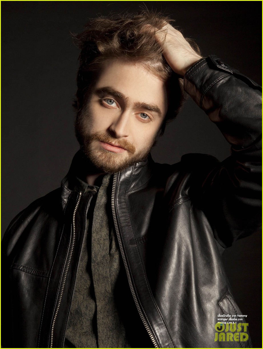 Daniel Radcliffe Looks More Handsome Than Ever in This New Mag Spread!