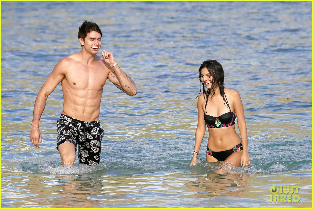 Victoria Justice & Pierson Fode Look So In Love on Vacation