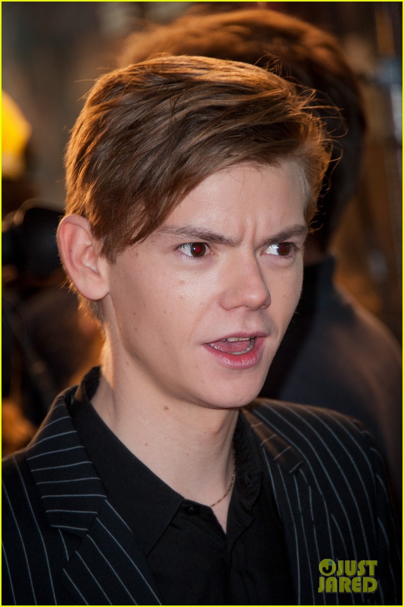Kaya Scodelario & Thomas Brodie-Sangster Premiere 'Scorch Trials' In Paris