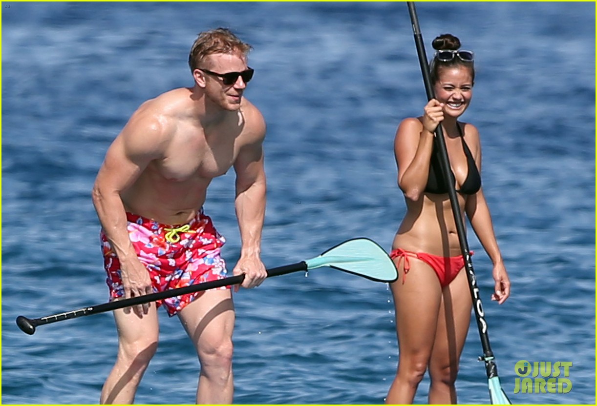 The Bachelor's Sean Lowe Bares Buff Beach Bod with Wife Catherine in Hawaii!