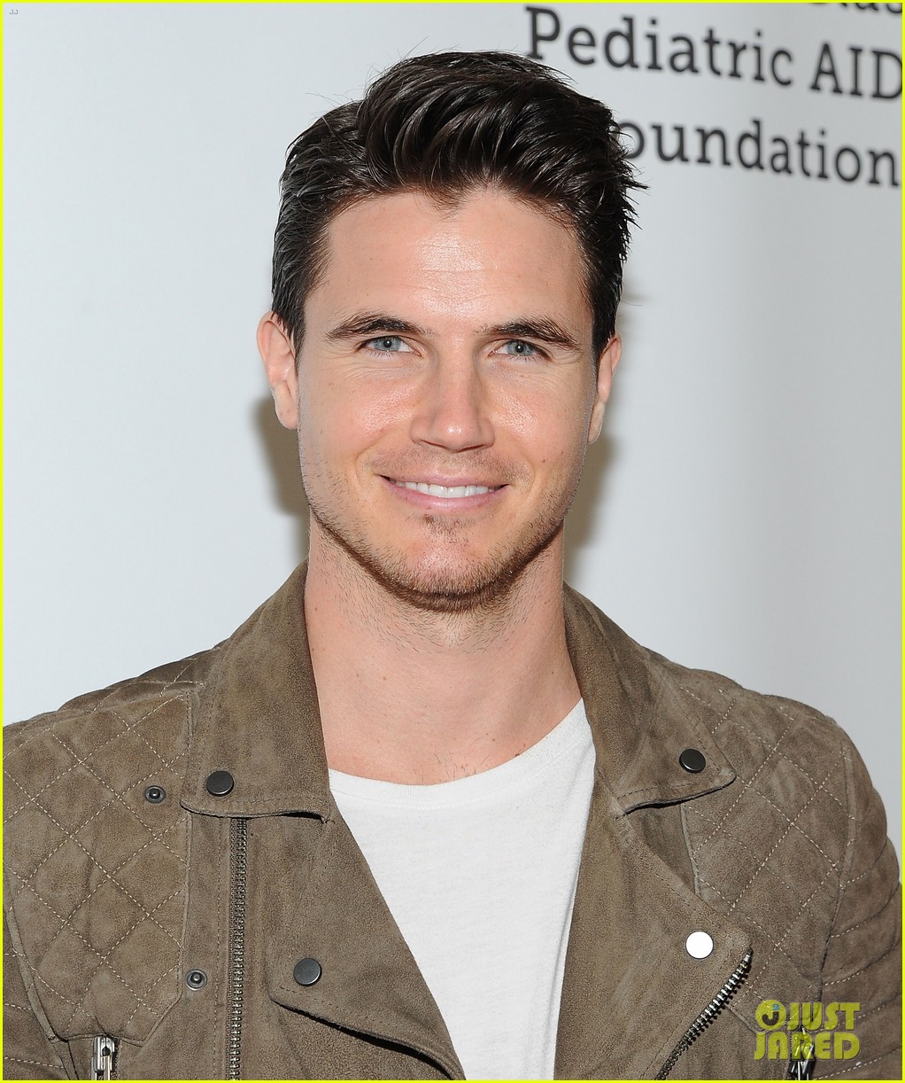Robbie Amell & Italia Ricci Couple Up for Charity Festival