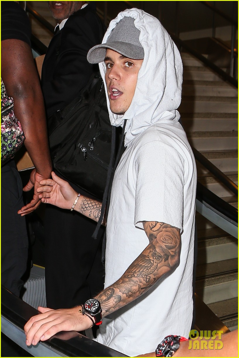 Justin Bieber Jets To London Ahead Of 'Sorry' Song Debut