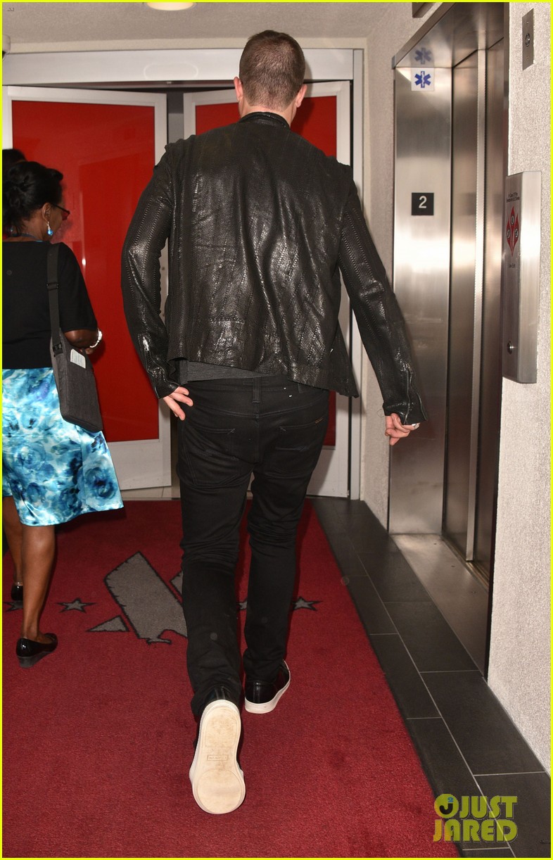 Robin Thicke and Girlfriend April Love Geary Dash Out of Town
