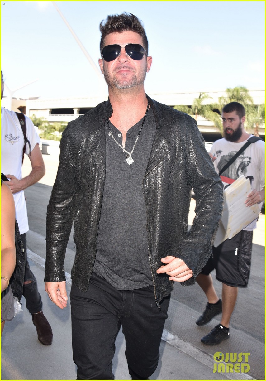 Robin Thicke and Girlfriend April Love Geary Dash Out of Town