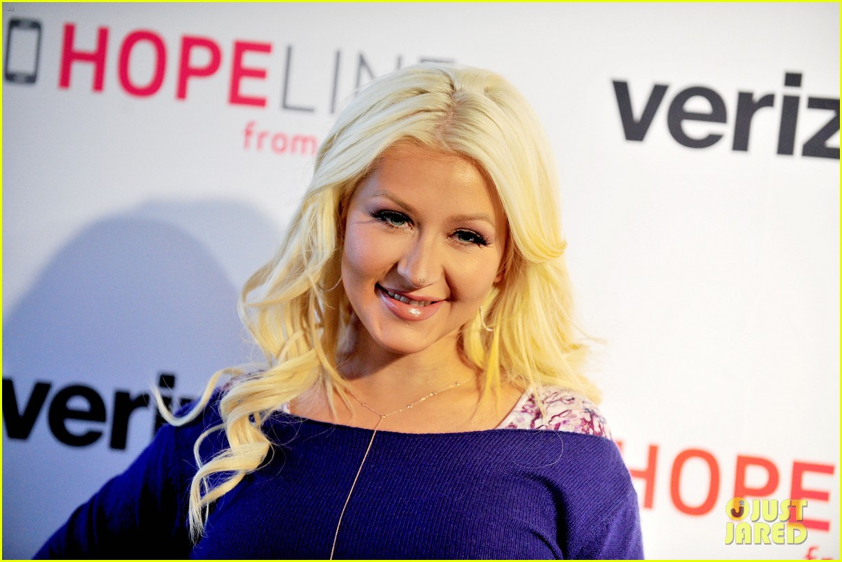 Christina Aguilera Takes a 'The Voice' Break for a Good Cause