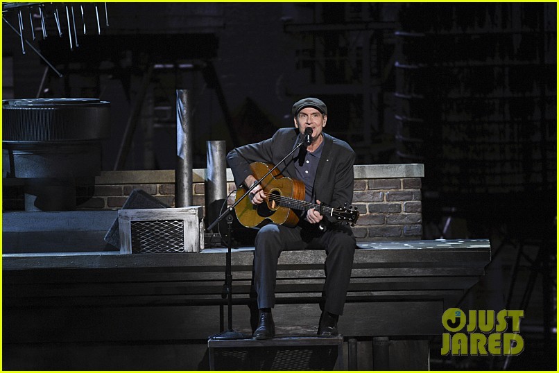 Sara Bareilles & Others Give 'Beautiful' Tribute to Carole King at Kennedy Center Honors (Video)