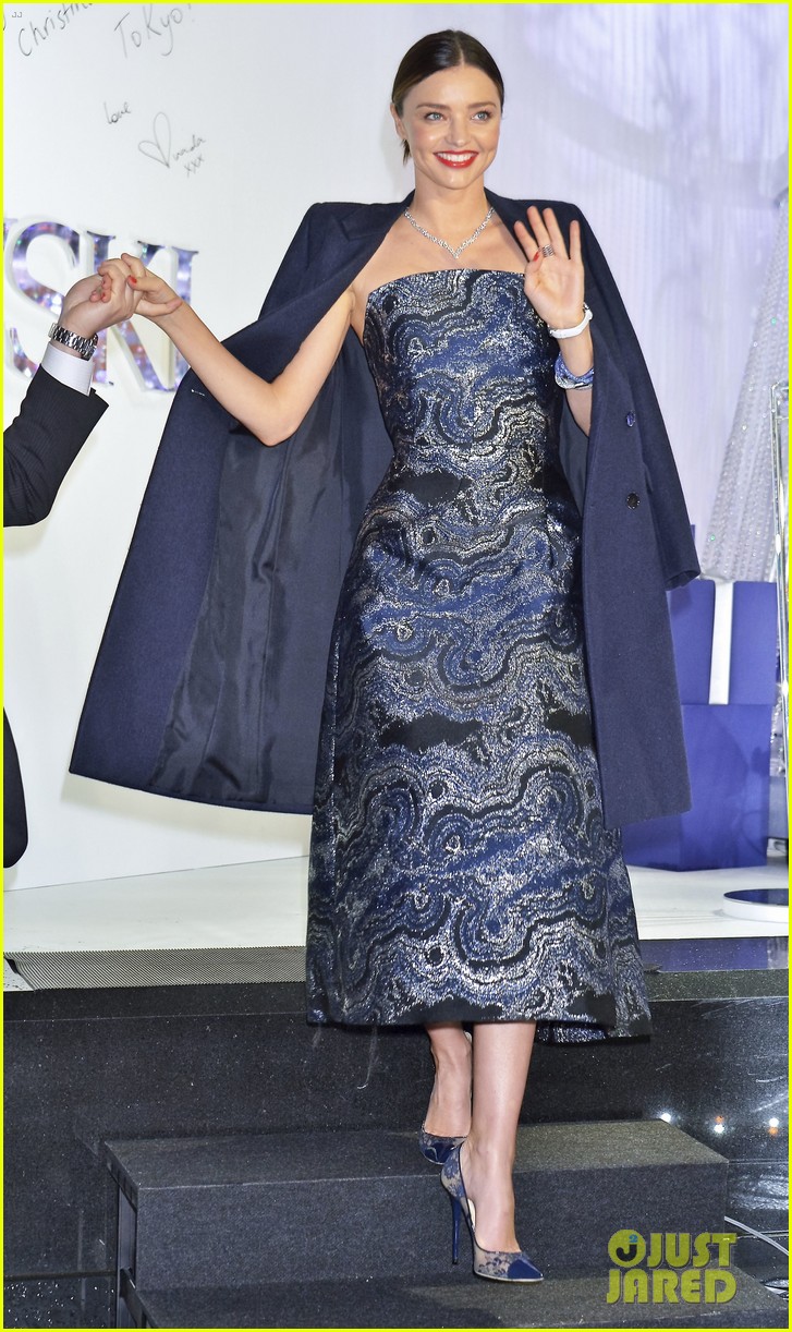 miranda kerr silver dress