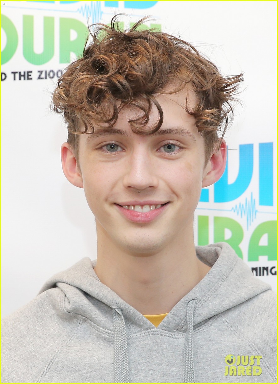 Troye Sivan: 'Blue Neighborhood' Album Stream - Listen Now!