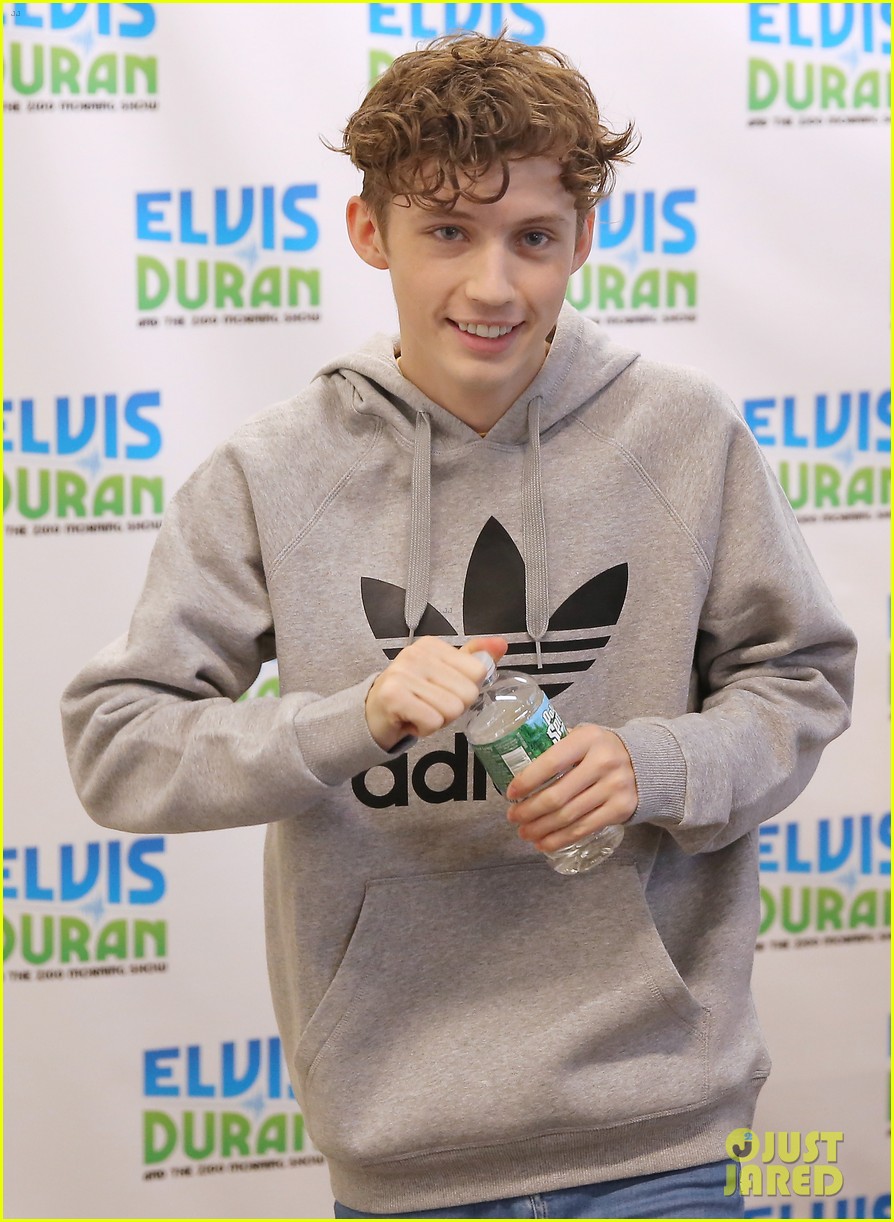 Troye Sivan: 'Blue Neighborhood' Album Stream - Listen Now!