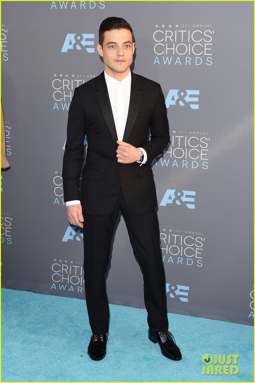 Mr. Robot's Rami Malek Hits Critics' Choice Awards 2016 With Portia Doubleday & Carly Chaikin