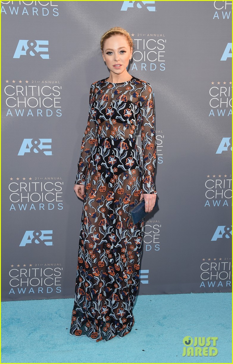 Mr. Robot's Rami Malek Hits Critics' Choice Awards 2016 With Portia Doubleday & Carly Chaikin