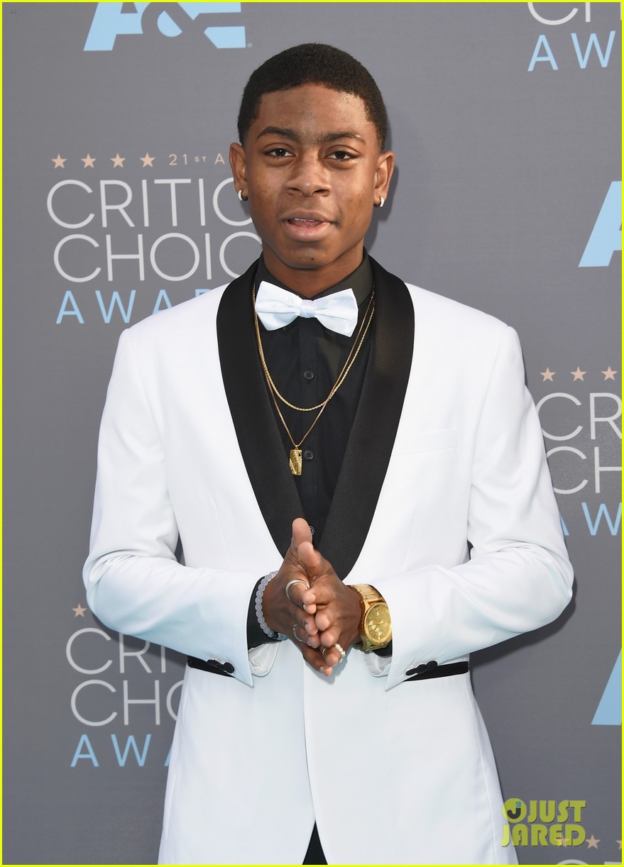 Saoirse Ronan Stuns At Critics' Choice Awards 2016 with RJ Cyler