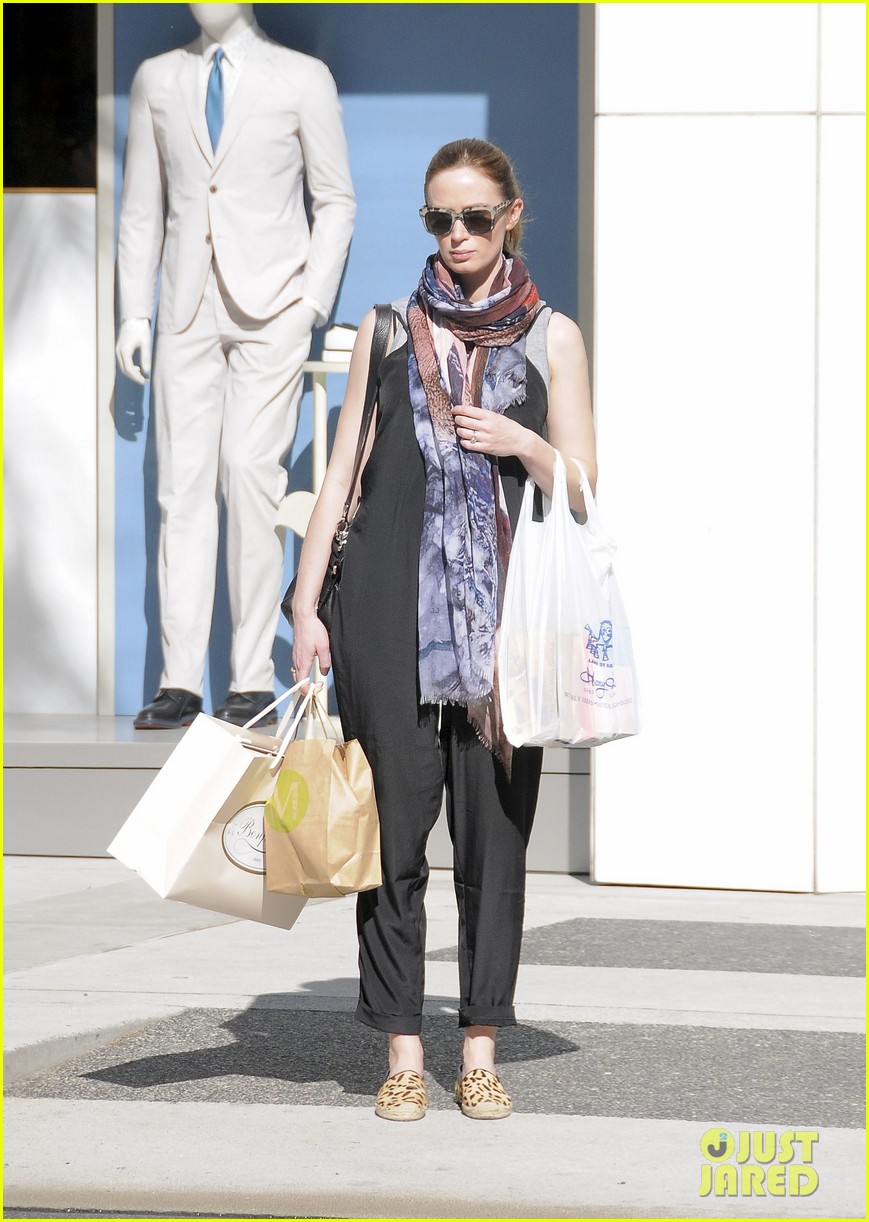 Pregnant Emily Blunt Hides Baby Bump Underneath Long Scarf
