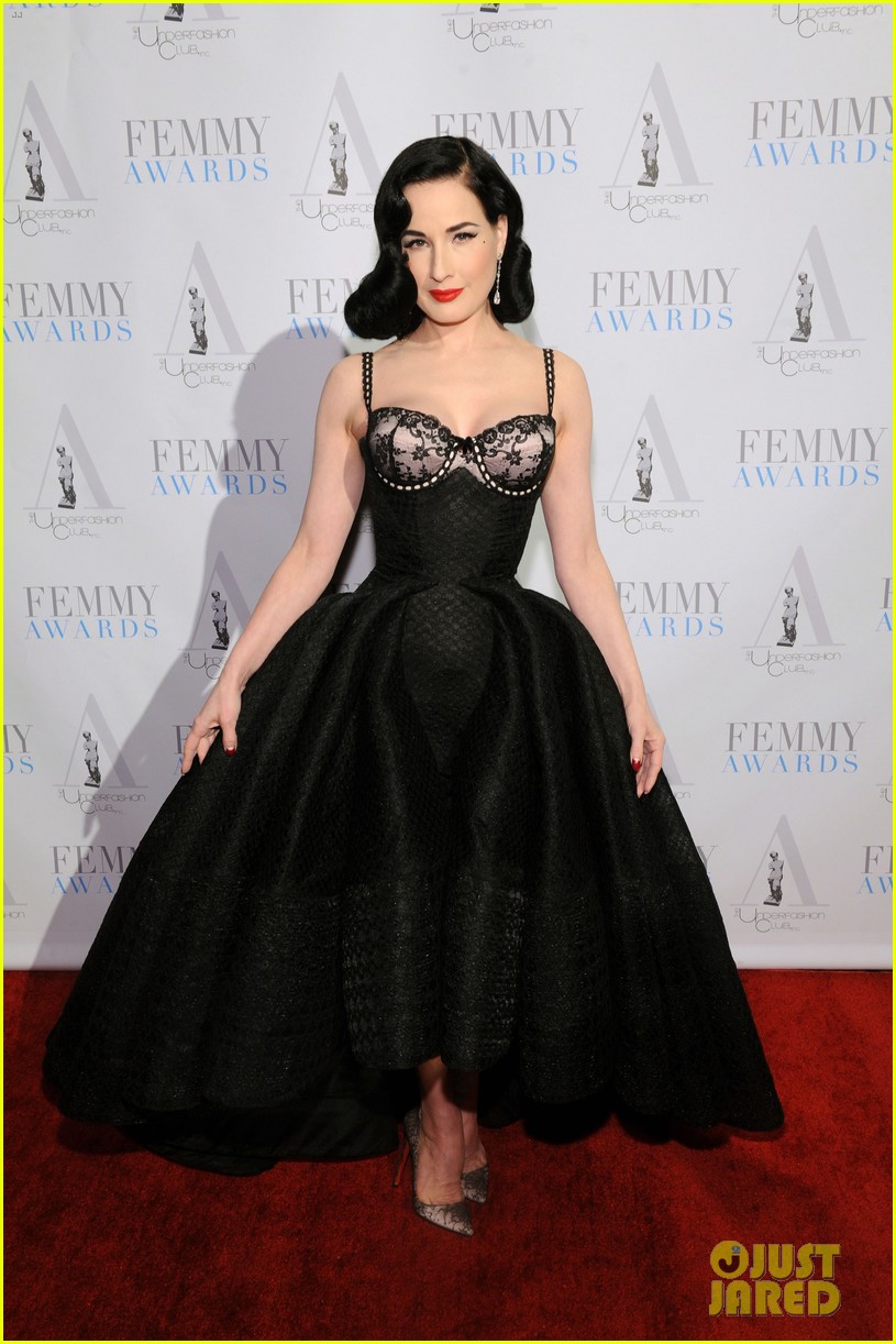 Dita Von Teese Puts On Her Best To Host Femmy Awards 2016!