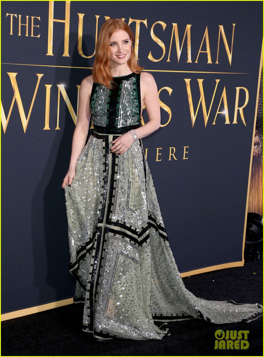 Chris Hemsworth & Jessica Chastain Attend 'The Huntsman' Premiere