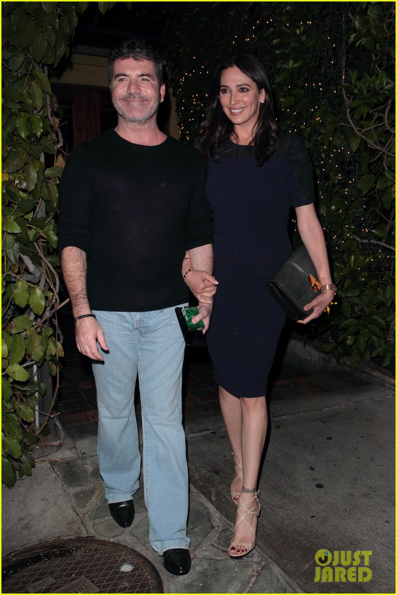Simon Cowell Dines with His Girlfriend After 'Idol' Finale
