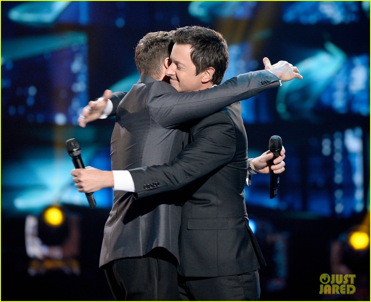 Ryan Seacrest Says Goodbye 'For Now' on 'American Idol' Finale (Video)
